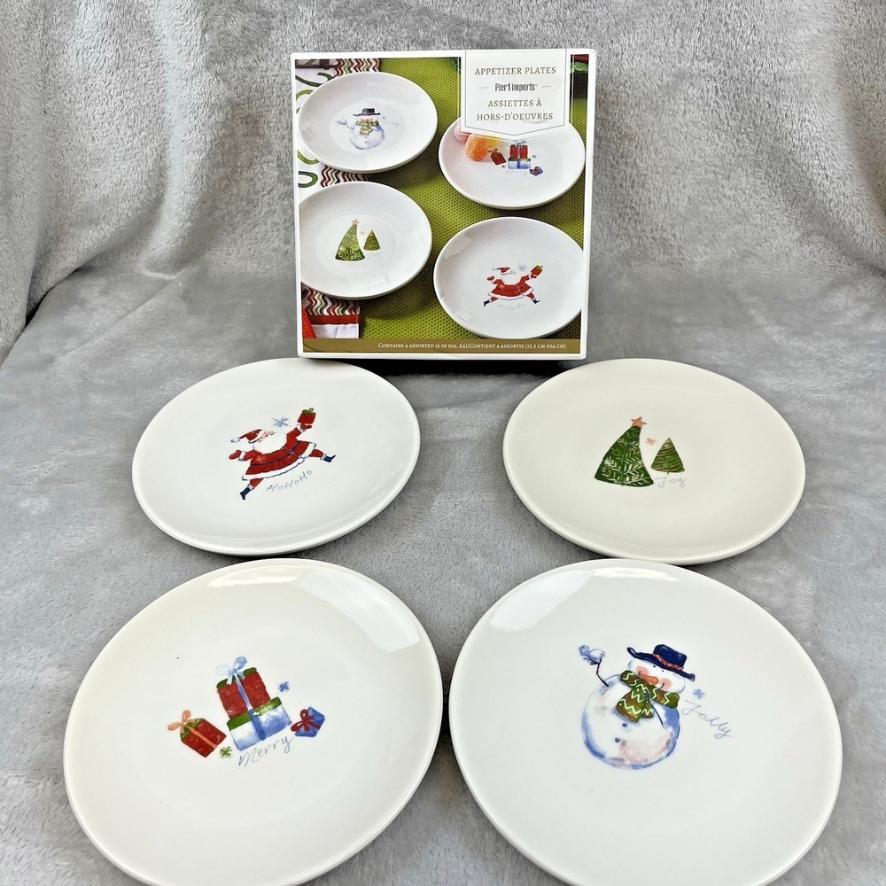 Pier 1 Imports Christmas Holiday Appetizer Plates Set of 4 Unused in Open Box